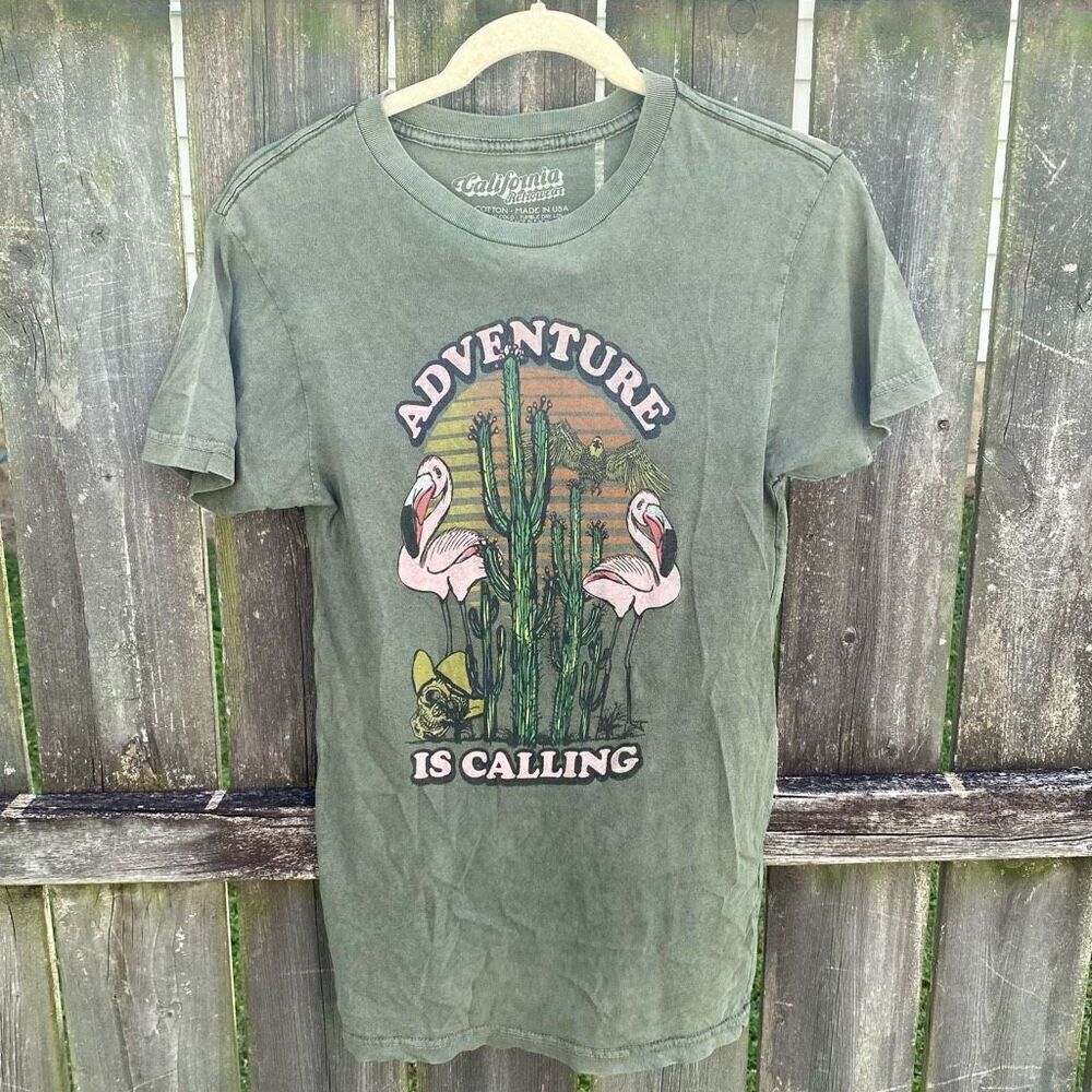 California RetroWear Adventure Flamingo Graphic T-Shirt | S
